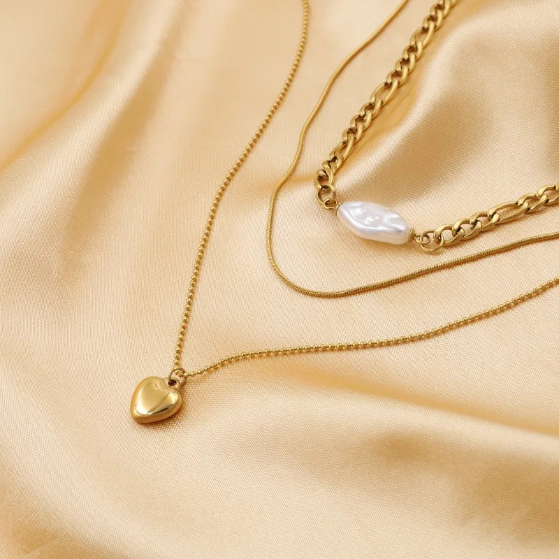18k Gold Titanium Steel Three-layer Stacked Love Pendant Necklace, Women's High-end Light Luxury Pearl Heart Necklace Does Not F
